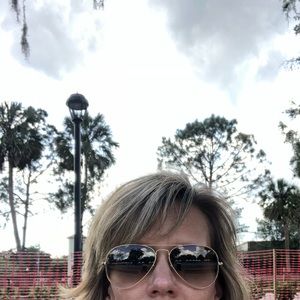 Meet your Posher, Dawn